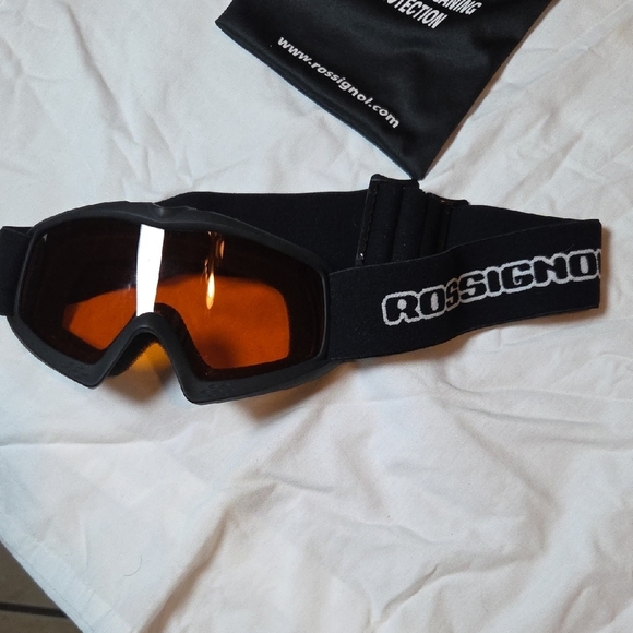 Rossignol VR Goggles with Black Frame and Orange Lens - Picture 2 of 7